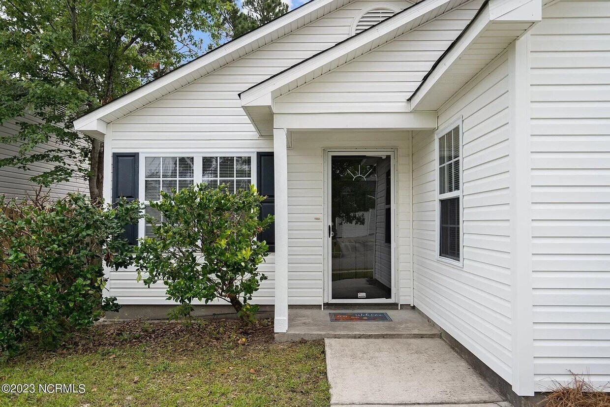 Primary Photo - 1035 Ashland Way