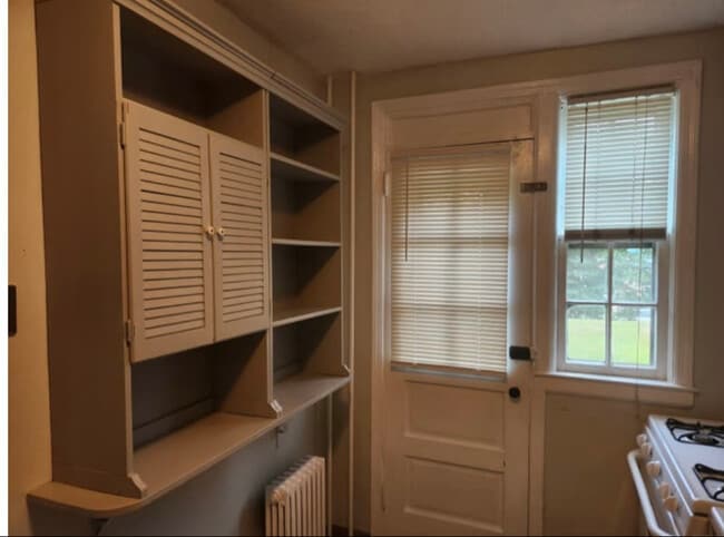 Building Photo - 17 Garden Dr