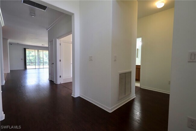 Foto del edificio - 2338 Heydon Cir E
