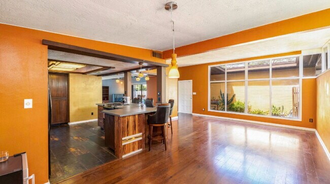 Foto del edificio - 1483 Glastonberry Rd