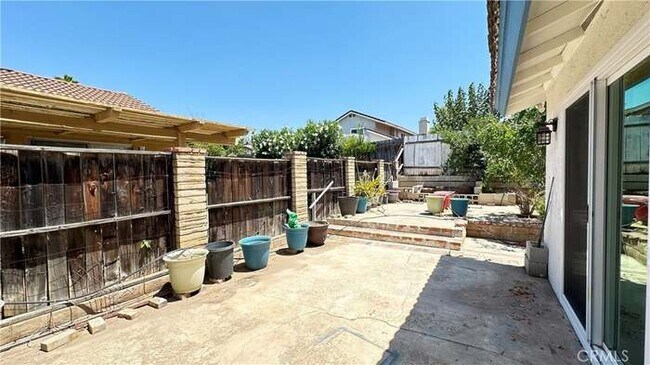 Foto del edificio - 39534 Long Ridge Dr