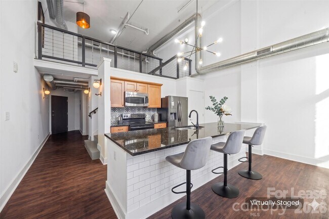 Foto del edificio - 715 N Graham St