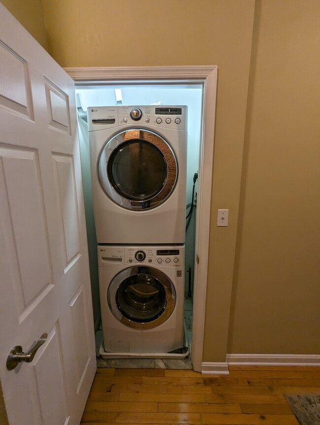 Laundry - 2937 Dillon St
