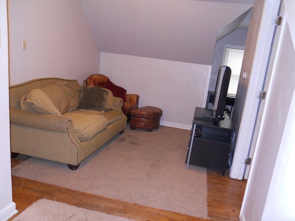 Living room - 1422 Legore Ln