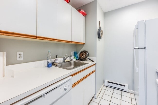 Foto del edificio - 102 E Brookline St