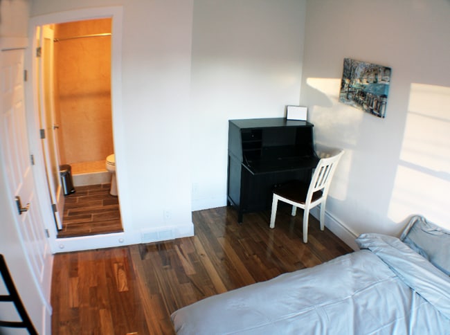 Building Photo - 302 Orchard Ave