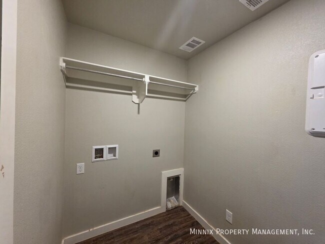 Building Photo - 7113 Black Butte