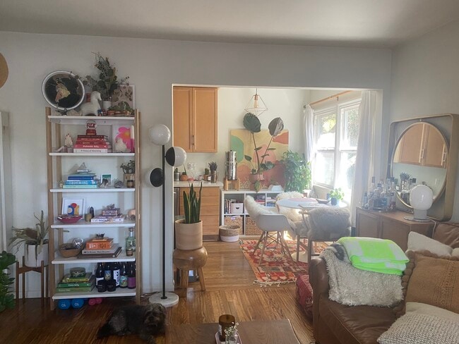 Sala de estar - 622 Venezia Ave