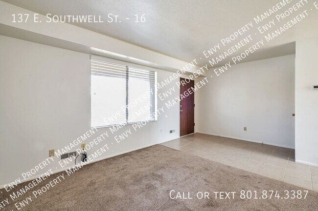 Building Photo - Available Now! Great 2 Bed/1.5 Bath Townho...