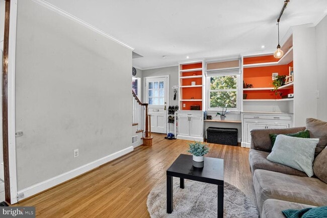 Building Photo - 10021 Tenbrook Dr