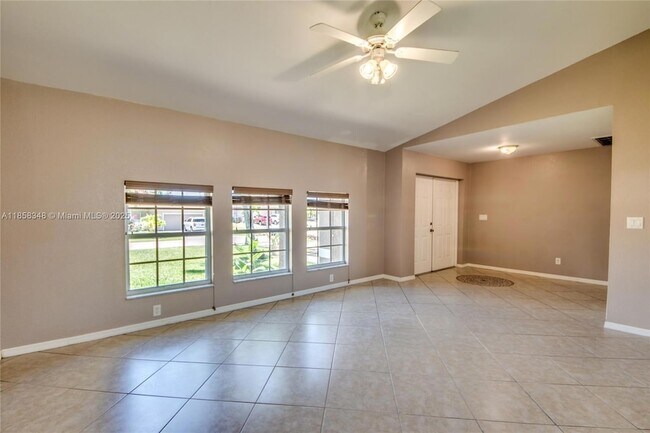 Foto del edificio - 1601 SW 19th St