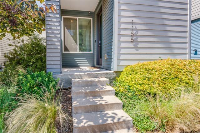 Foto del edificio - 1155 Crownview Ln