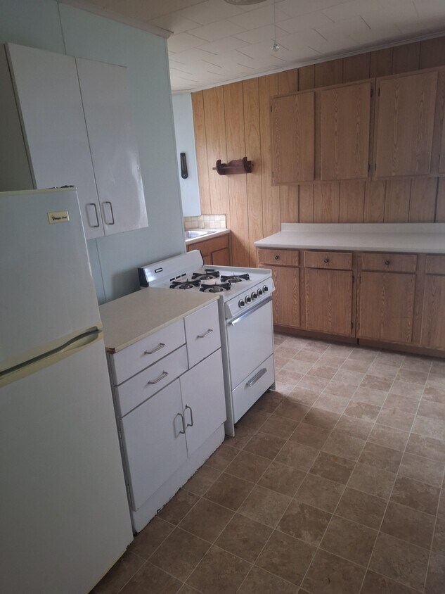 Kitchen - 126 N 9th St