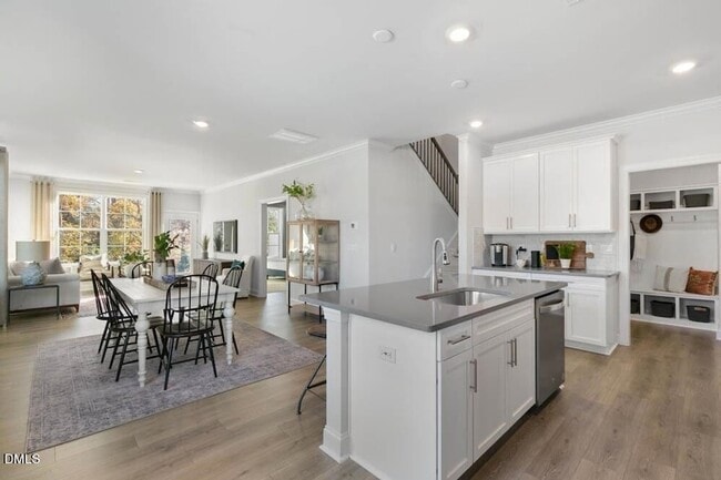 Foto del edificio - 2101 Cherry Top Dr