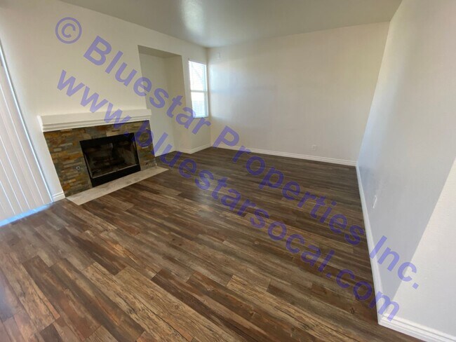 Foto del edificio - NEW LISTING IN VICTORVILLE!!!!!
