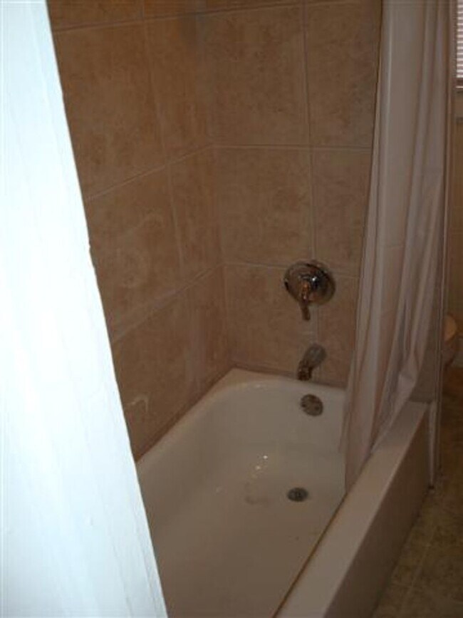 Foto del edificio - 411 W 41st St
