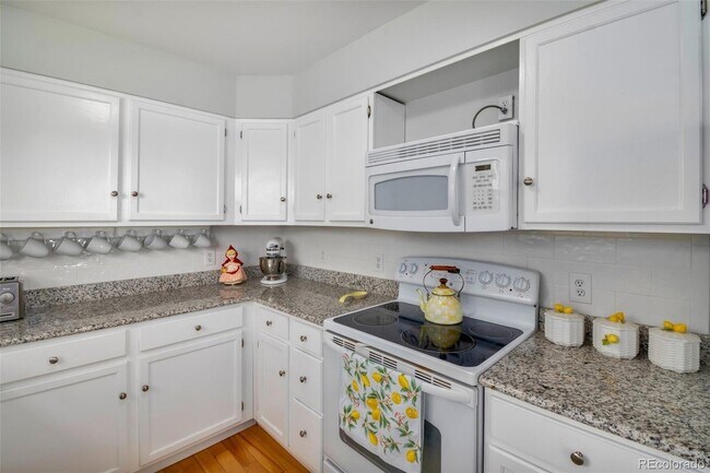 Building Photo - 7053 Townsend Dr