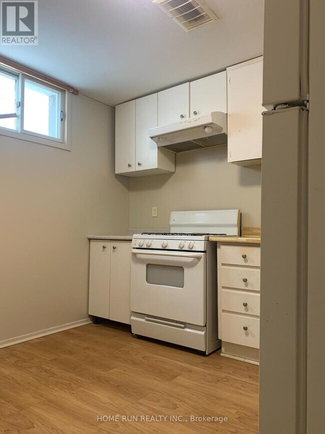 Photo du bâtiment - 859 Tavistock Rd