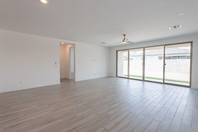 Building Photo - 11664 W Marguerite Ave