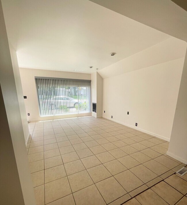 Foto del edificio - 29518 Joy Rd