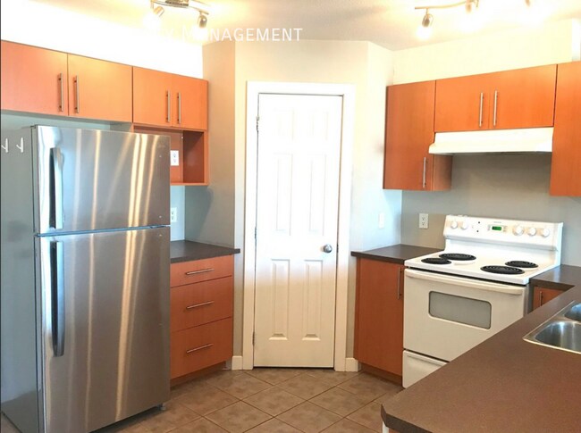 Building Photo - Modern 2 Beds, 1 Baths Apartment/Condo | 2...