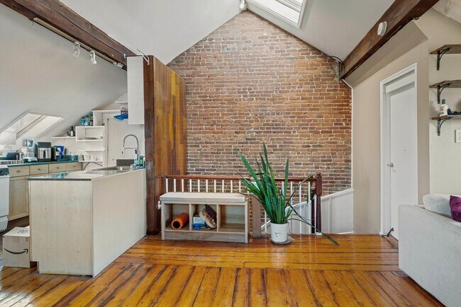 Foto del edificio - 275 Shawmut Ave