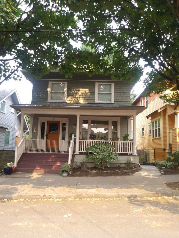 Primary Photo - 3215 SE Alder St