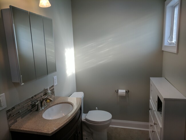 Building Photo - 407 Bell Ave