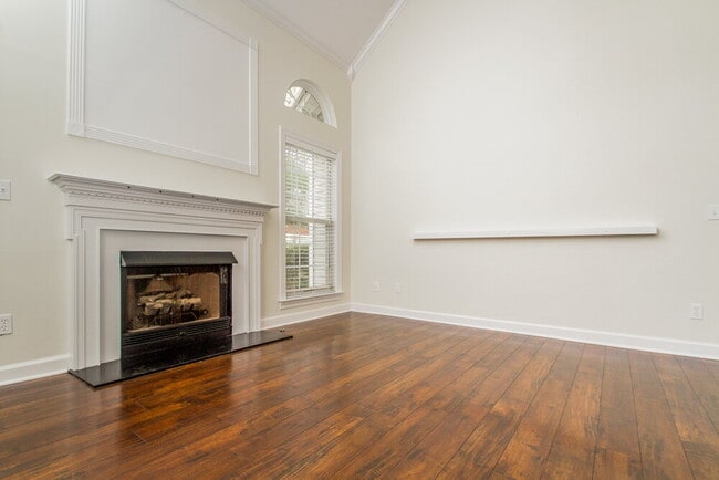 Building Photo - 1801 Devon Dr