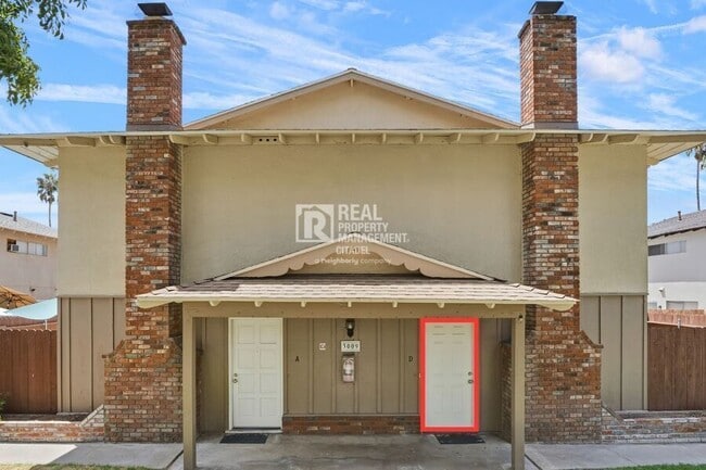 Building Photo - 3009 Canyon Crest Dr
