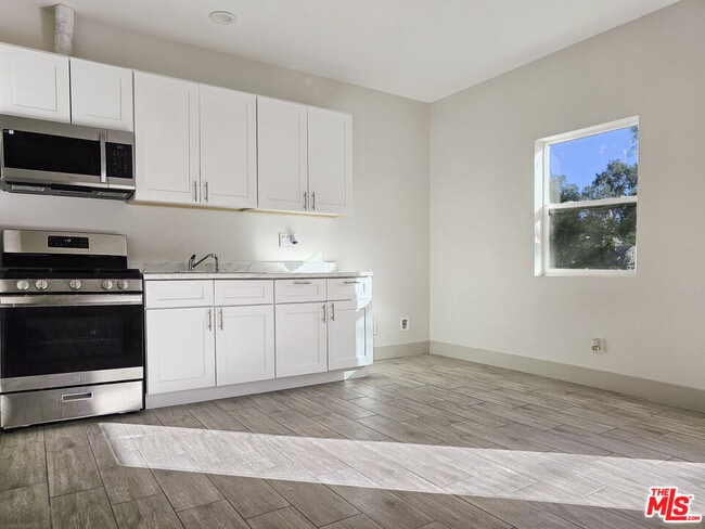 Foto del edificio - 38580 Rancho Los Cerritos Dr