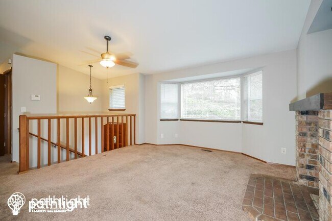 Building Photo - 7585 Falcon Place NE