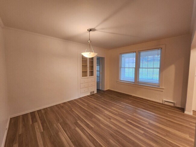 Foto del edificio - 350 SW State St