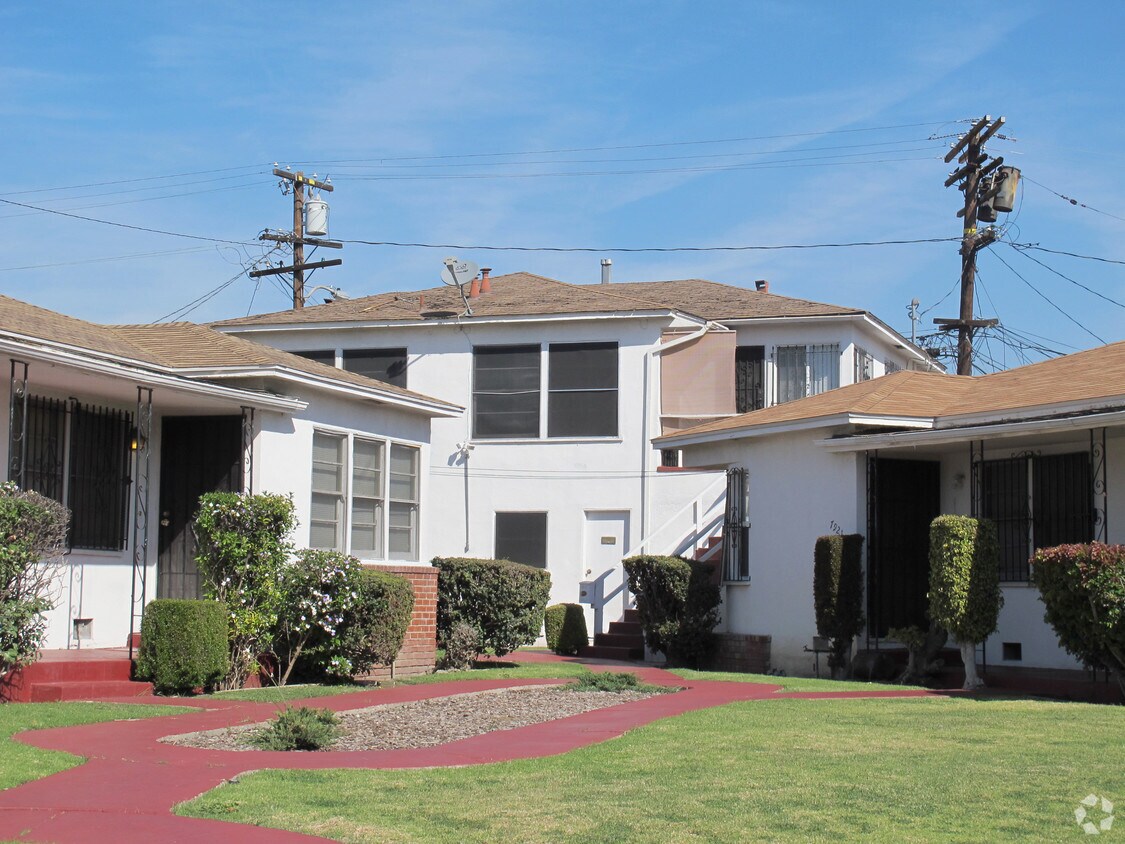 Building Photo - 2301 W 80th St