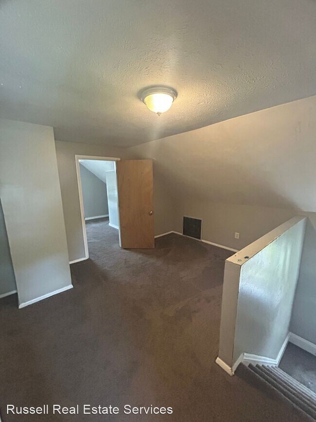 Building Photo - 4 br, 1.5 bath House - 4621 E 174th St