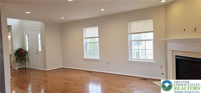 Foto del edificio - 3791 Knight Dr