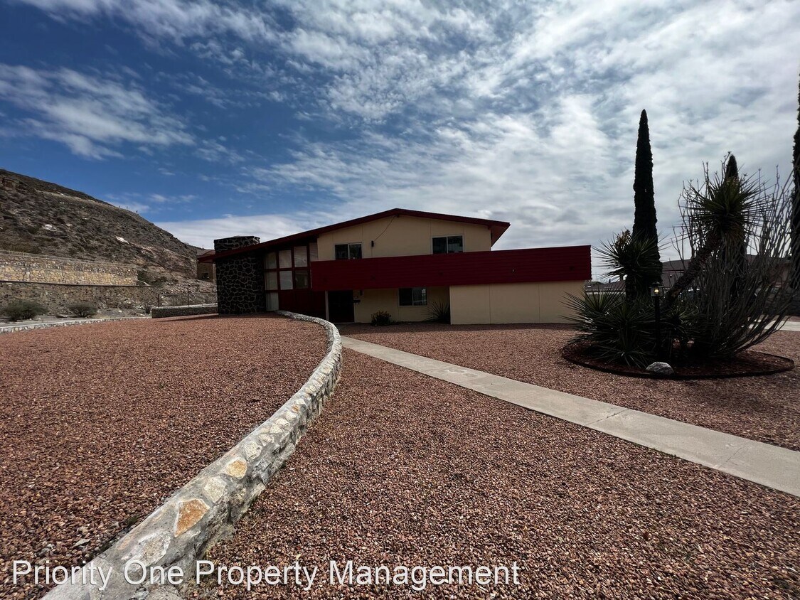 Primary Photo - 4 br, 3.5 bath House - 1520 Lost Padre Mine
