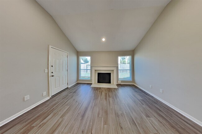 Building Photo - 3902 Spring River Dr