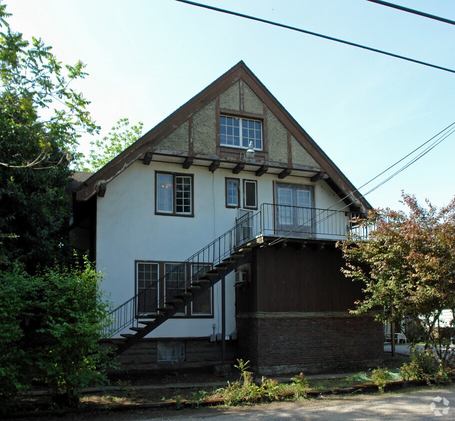 Foto principal - 564 Lincoln St
