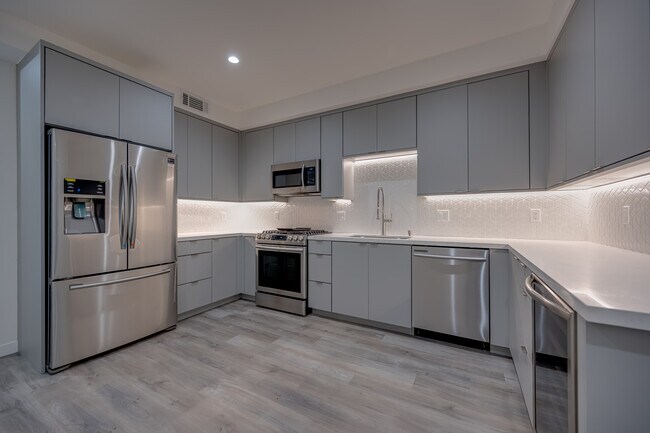 Foto del edificio - 5122 Maplewood W Ave