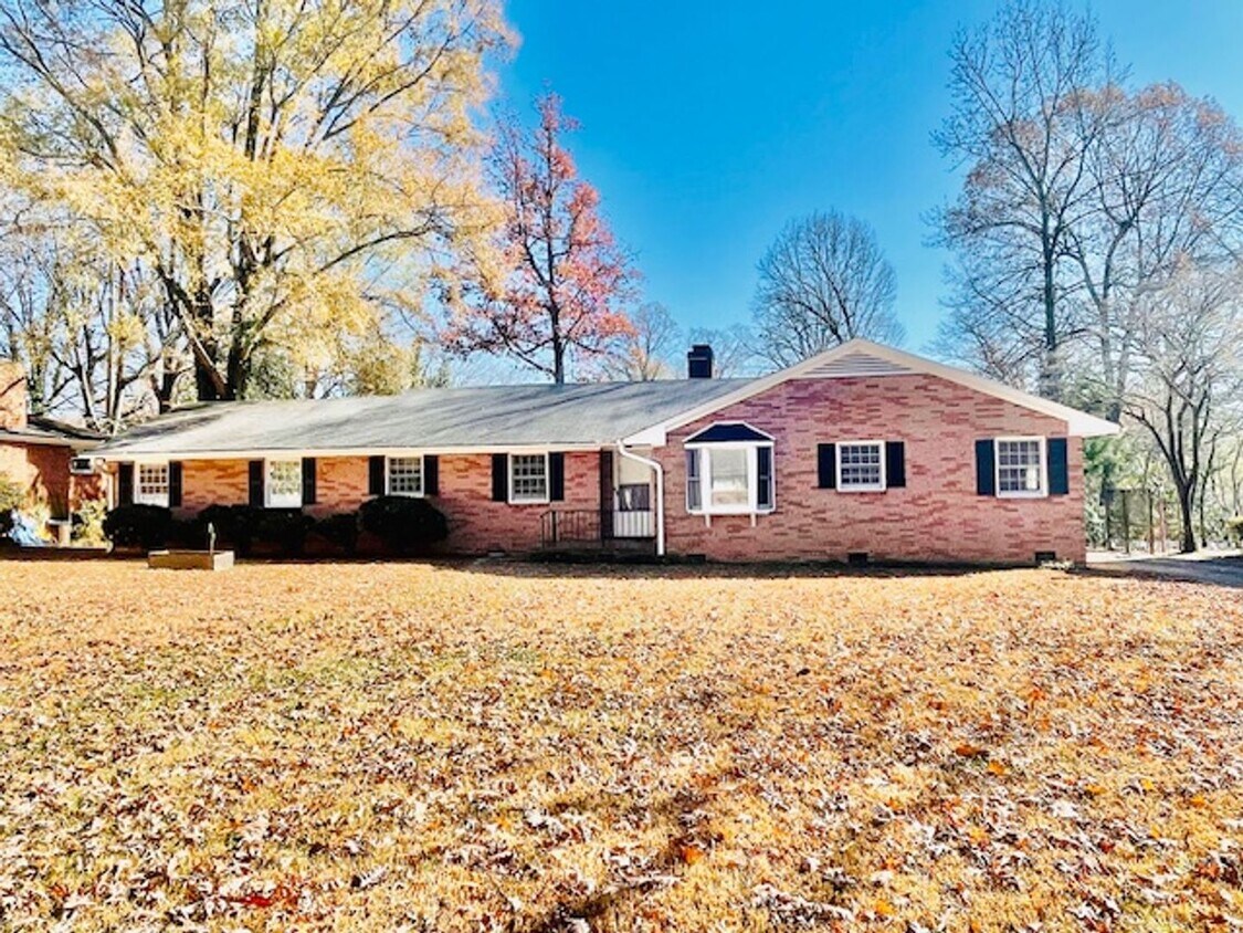 422 Wildwood Ln, Burlington, NC 27215 House Rental in Burlington, NC