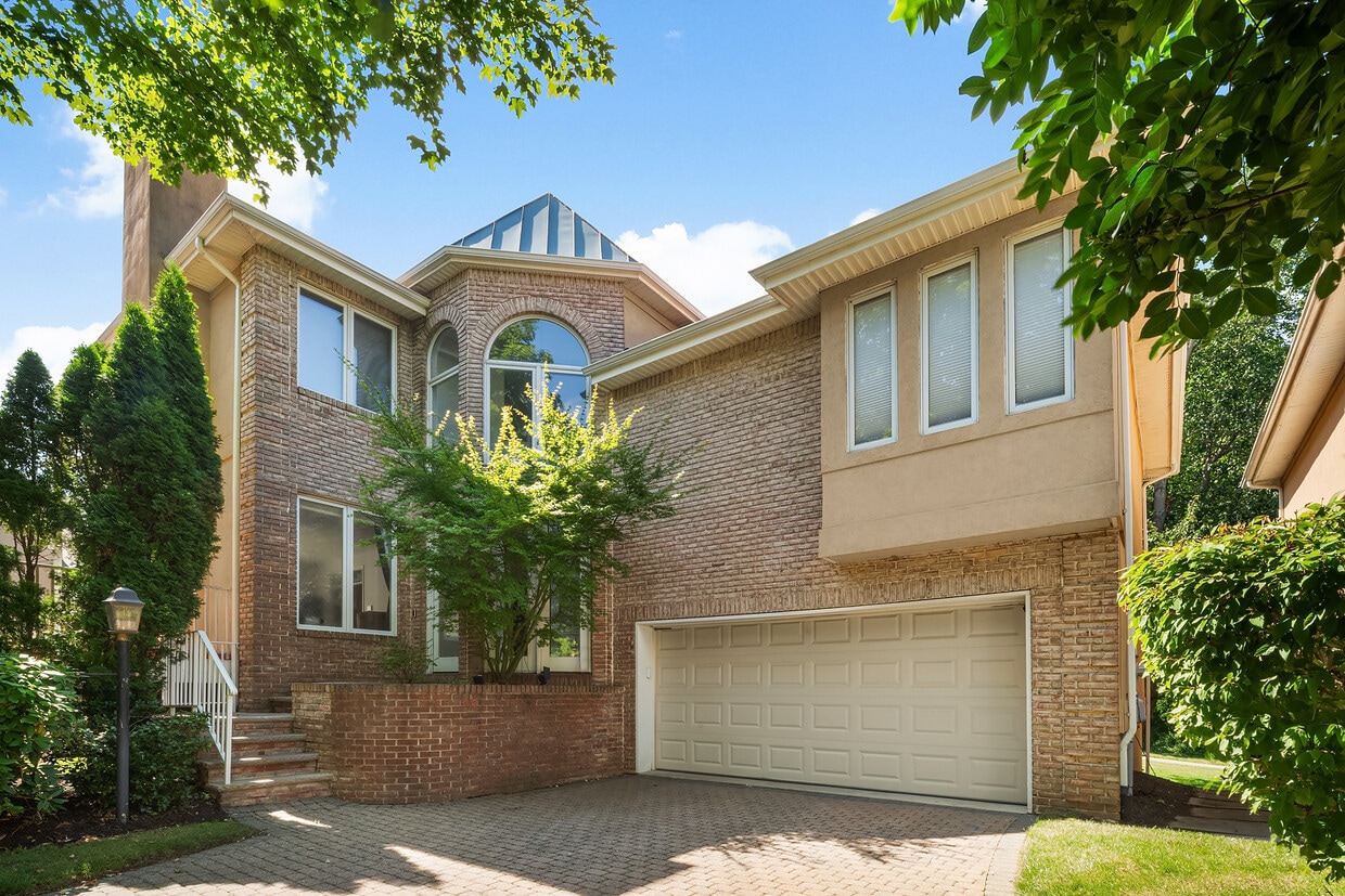 Foto principal - 237 Grand Cypress Ct
