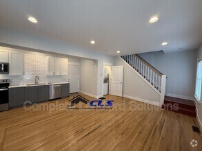 Building Photo - 646 Farrington St