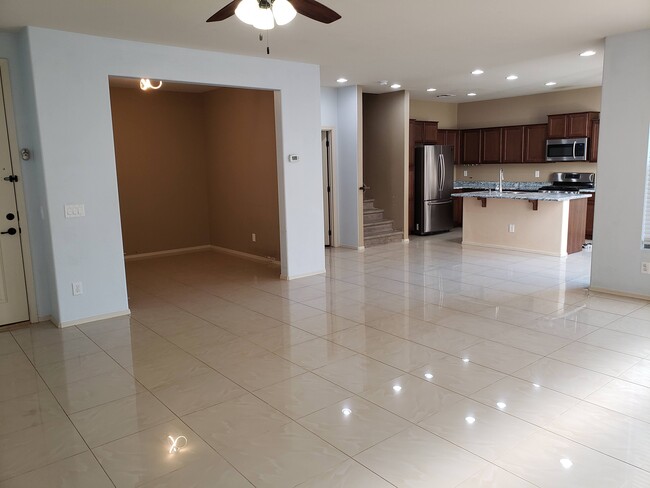 Building Photo - 3451 S Wren Dr