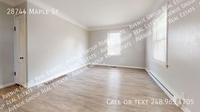Foto del edificio - 28744 Maple St