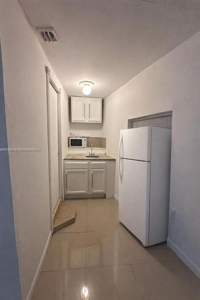Foto del edificio - 1572 NE 149th St