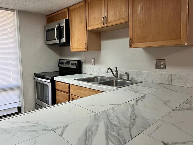 Foto del edificio - 407 Sheoah Blvd