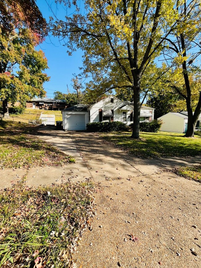 Building Photo - Adorable 2 bedroom 1 bath home!