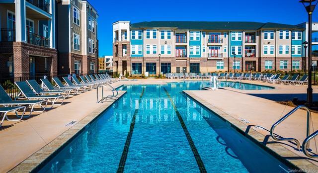 Foto del edificio - 16312 Holly Crest Ln