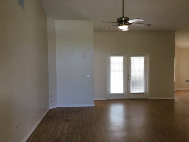 Building Photo - 7691 Canterbury Cir